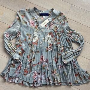 New with tags Blue Rain Floral Print Blouse in Soft Blue/grey